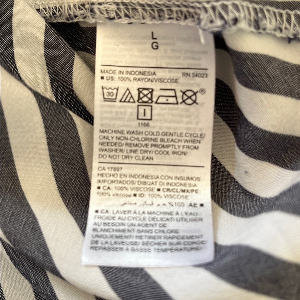 Womens’ Old Navy Striped Blouse Size L - Picture 4 of 4